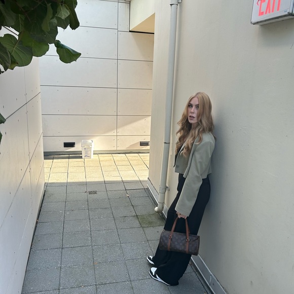 Louis Vuitton Papillon 30 Bag - Picture 14 of 15